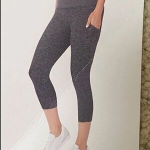 Kirkland Signature Womens Brushed Capri,